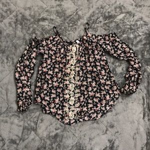 Off shoulder woman’s long sleeve shirt size s/p